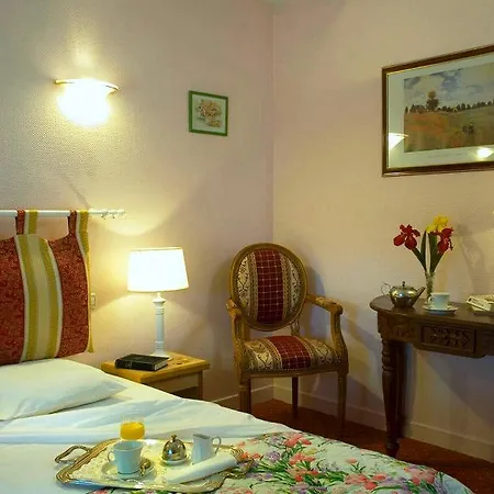 Hotel Logis Chez Bach 3*